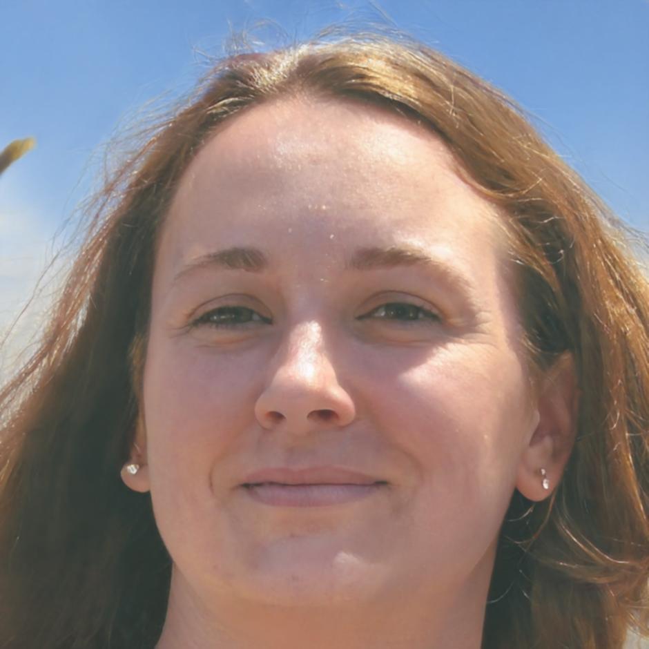 Portrait de Camille Dubois, participante satisfaite